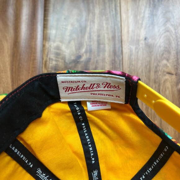 Golden State Warriors - Tropical / Floral - Snapback - Mitchell & Ness Hat - Picture 5 of 7